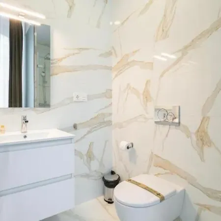 Hanza Tower White - 25 & Pool & Jacusi & Sauna Apartment